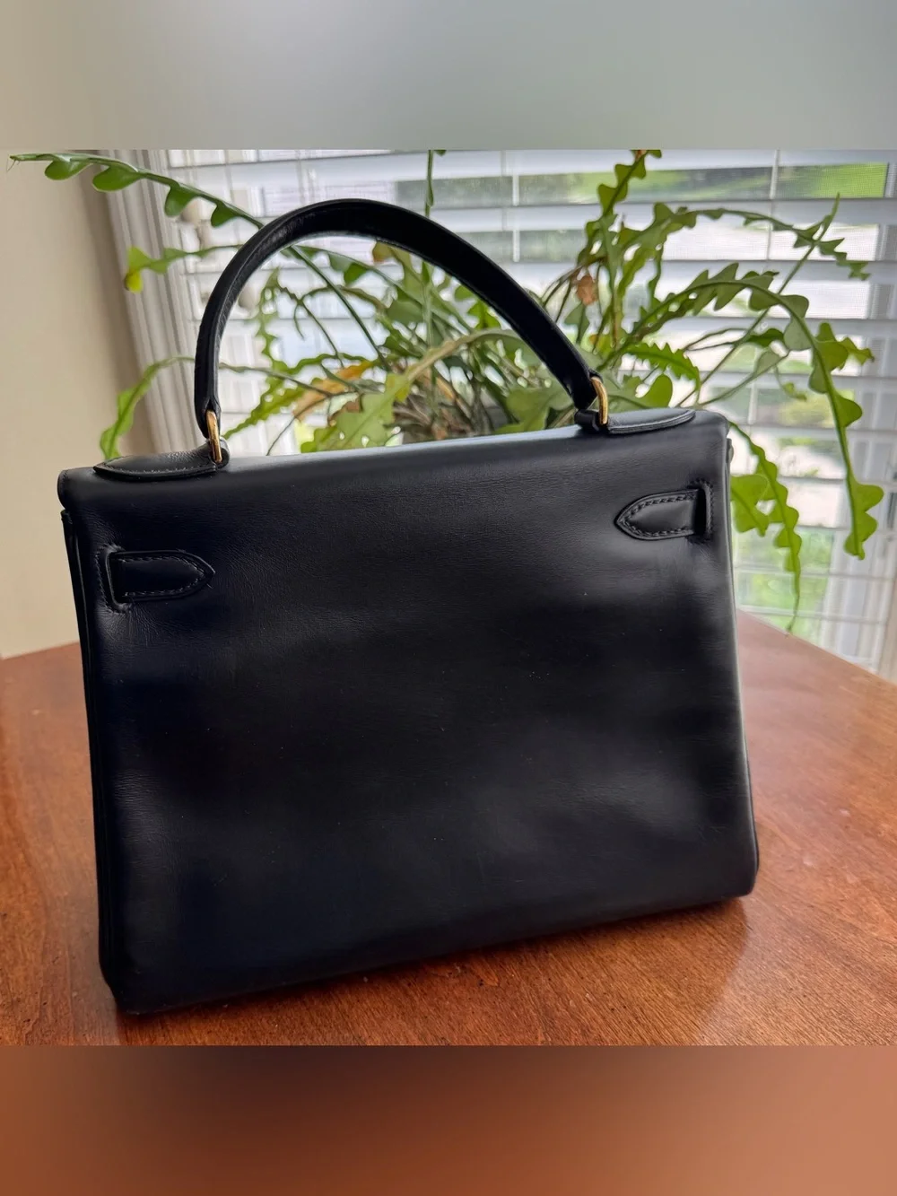 Hermes Kelly 28 Retourne | Top Handle Handbag | Black Box Calf | Vintage 1976
